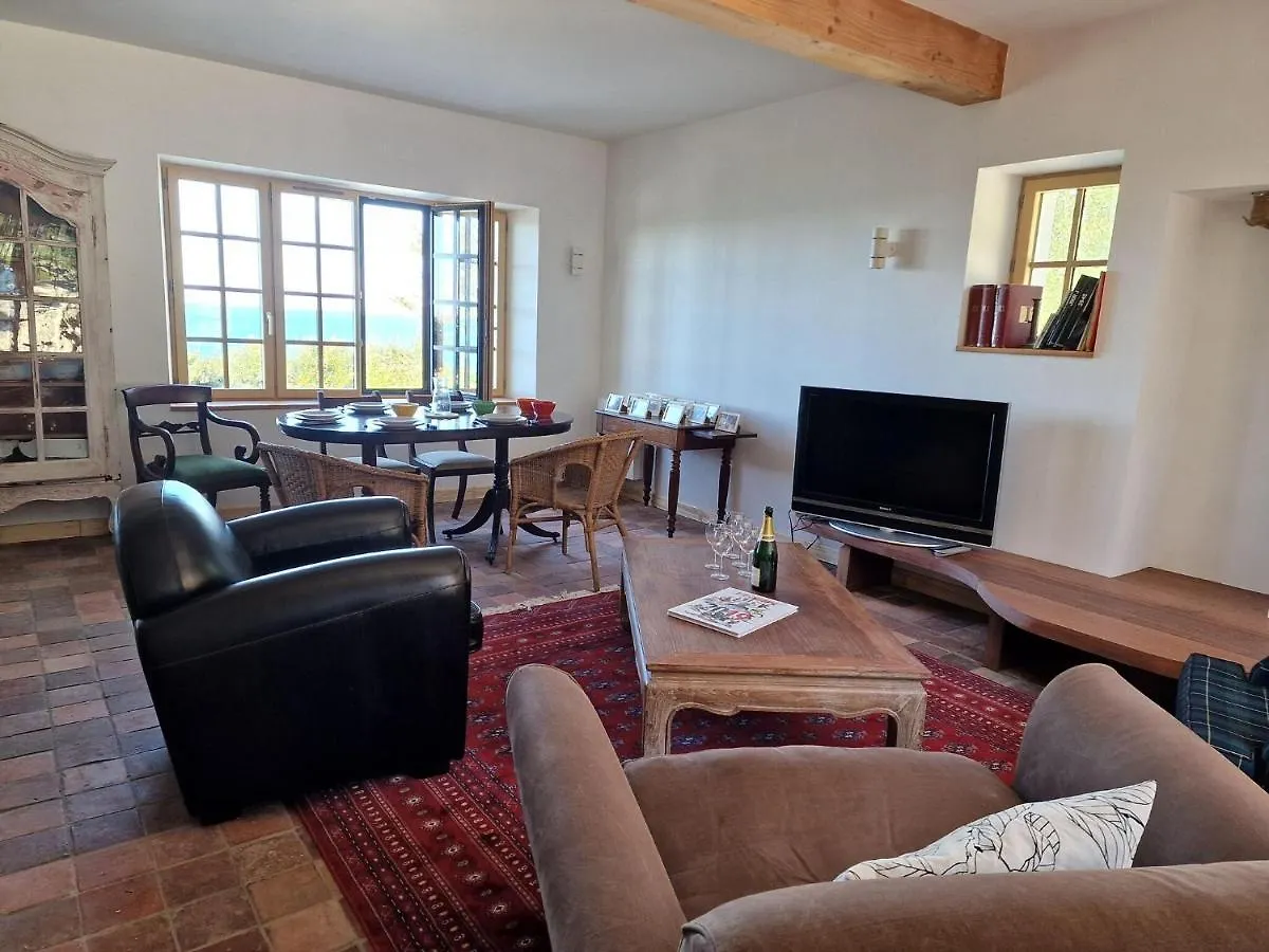 Breton Holiday Home With Sea View, Plougasnou 0*,